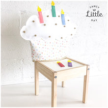 Charger l'image dans la galerie, Décoration de fête : Housse gâteau en tissus pour recouvrir chaise du fêté avec bougies amovibles. Birthday cake chair cover. Fête d'enfants