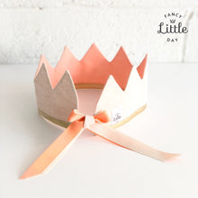 Charger l'image dans la galerie, Couronne de fête : PÊCHE