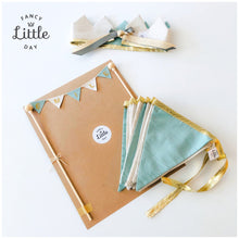 Charger l'image dans la galerie, Kit de décoration couronne , cake topper et guirlande bonne fête lin naturel. Décoration de fête unisexe et réutilisable. Birthday kit