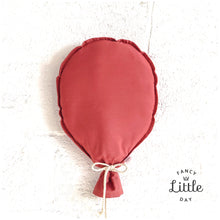 Charger l'image dans la galerie, Ballons muraux de fête BRIQUE : ballon de baudruche en tissus pour décorer. Fancy Little Day
