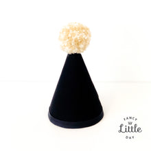 Charger l'image dans la galerie, Chapeau de Fête : NOIR et POMPON BEIGE