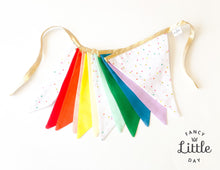 Charger l'image dans la galerie, Guirlande de fanions ARC-EN-CIEL et MINI-ÉTOILES *NEW*