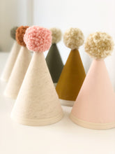 Charger l'image dans la galerie, Chapeau de fête : POMPOM AU CHOIX