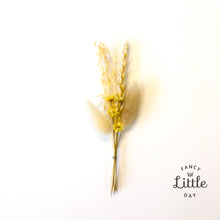 Charger l'image dans la galerie, AJOUT Mini bouquet de fleurs séchées .